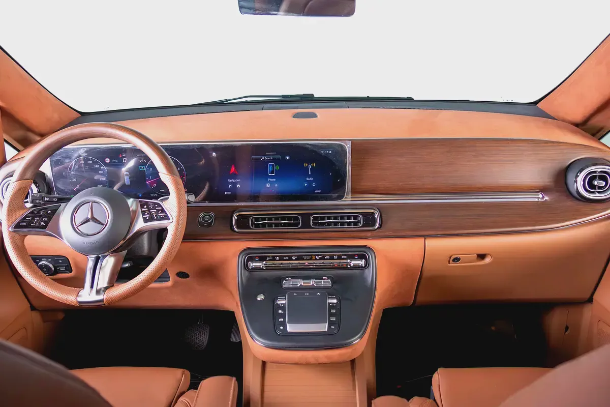 Brand New Mercedes Benz V300-GCC-VIP Upgrades-Exclusive Transportation-Mercedes Warranty till 2027-9-9