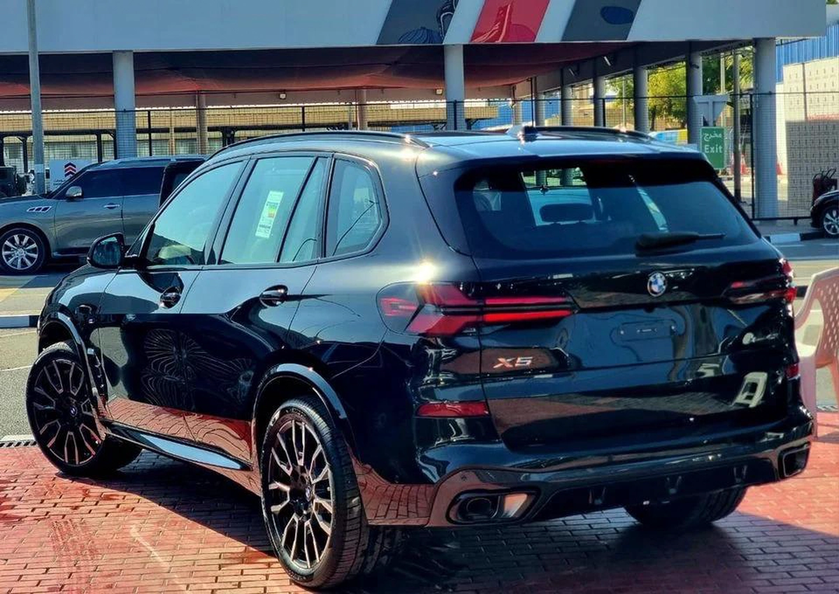 BMW X5 M XDrive 40i M Sport Warranty & Service 2026 GCC - AED 335,000-2-2
