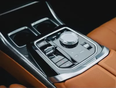 AED 6251 PM| BMW 735Li INDIVIDUAL M PACKAGE 2025| AGENCY WARRANTY  SERVICE CONTRACT FEB 2030 |-4
