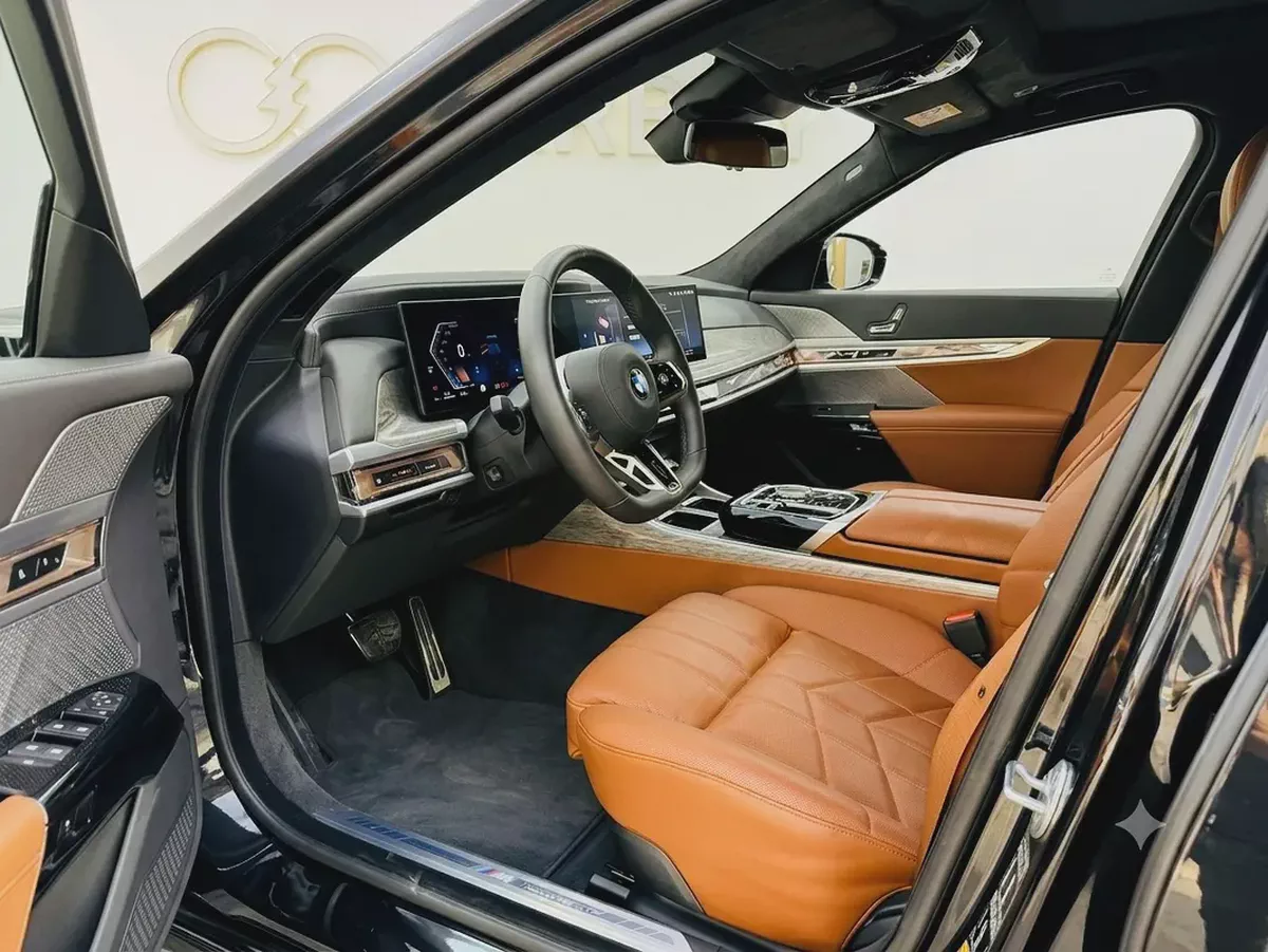 AED 6251 PM| BMW 735Li INDIVIDUAL M PACKAGE 2025| AGENCY WARRANTY  SERVICE CONTRACT FEB 2030 |-3-3