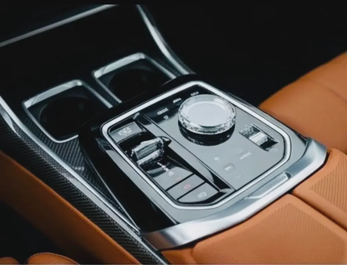 AED 6251 PM| BMW 735Li INDIVIDUAL M PACKAGE 2025| AGENCY WARRANTY  SERVICE CONTRACT FEB 2030 |-4-4