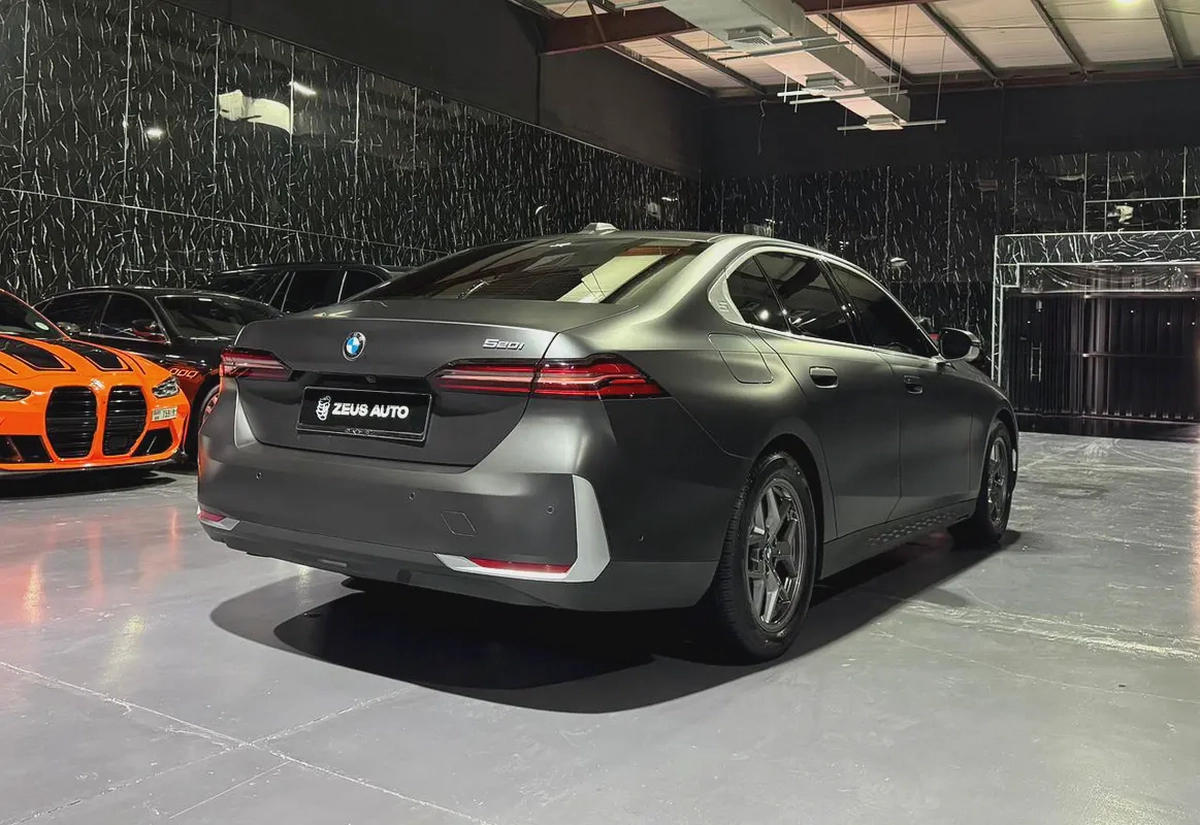 BMW 5 Series 520 2025 | Full PPF | GCC | Low Mileage | AGMC Warranty 2030 | AGMC Service 2030-3-3