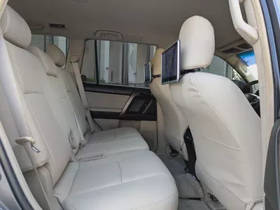 TOYOTA PRADO 2012 FACELIFTED 2023 WITH INTERIOR AND EXTERIOR V4 2.7L GCC IN EXCELLENT CONDITION-3