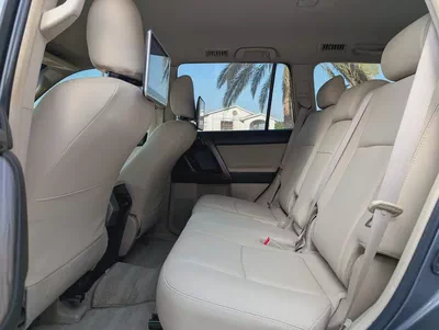 TOYOTA PRADO 2012 FACELIFTED 2023 WITH INTERIOR AND EXTERIOR V4 2.7L GCC IN EXCELLENT CONDITION-4