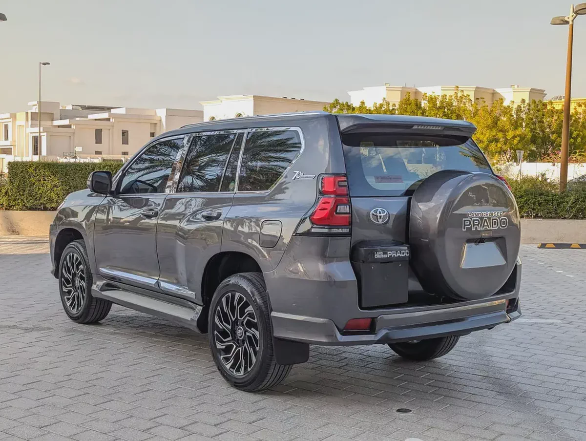 TOYOTA PRADO 2012 FACELIFTED 2023 WITH INTERIOR AND EXTERIOR V4 2.7L GCC IN EXCELLENT CONDITION-11-11