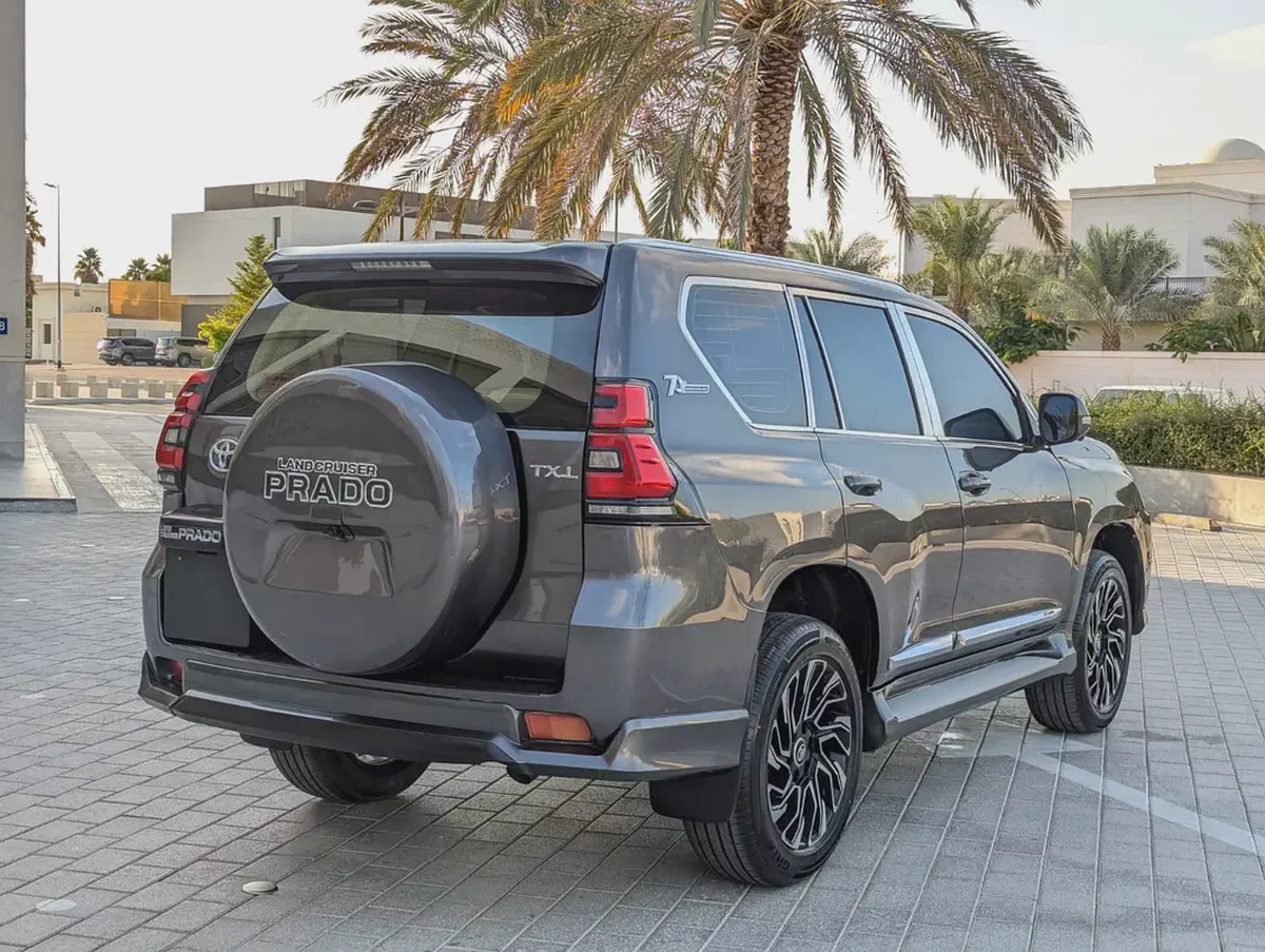 TOYOTA PRADO 2012 FACELIFTED 2023 WITH INTERIOR AND EXTERIOR V4 2.7L GCC IN EXCELLENT CONDITION-12-12