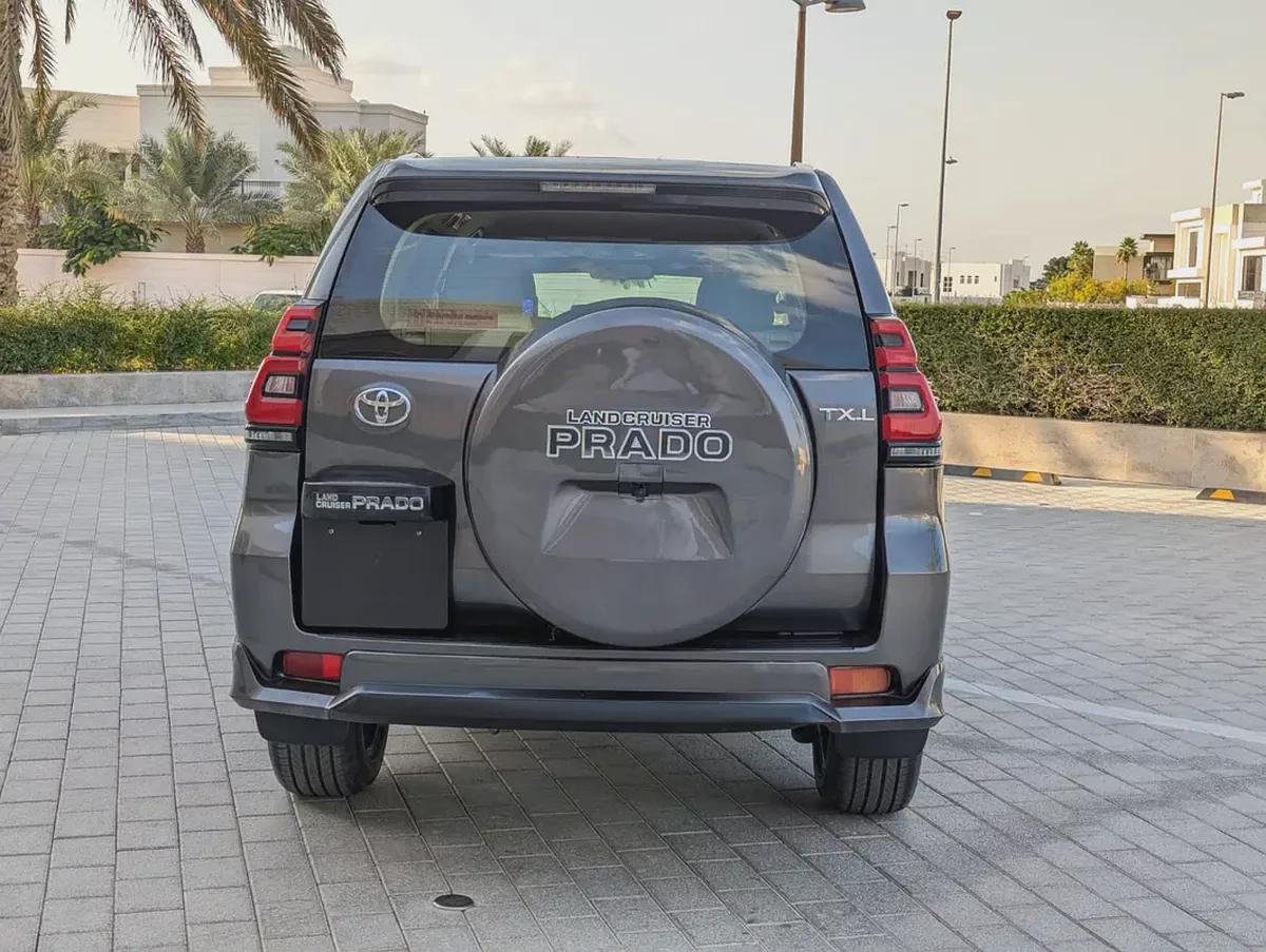 TOYOTA PRADO 2012 FACELIFTED 2023 WITH INTERIOR AND EXTERIOR V4 2.7L GCC IN EXCELLENT CONDITION-15-15