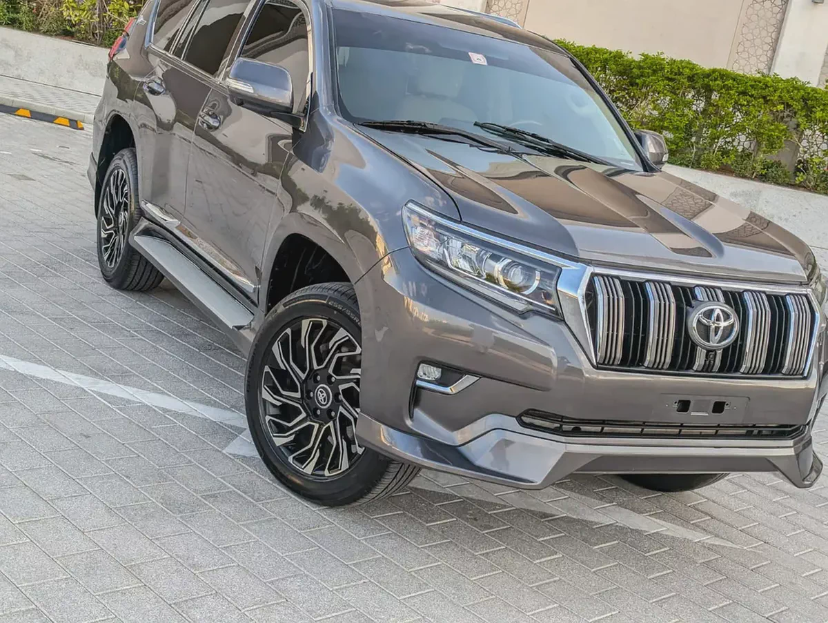 TOYOTA PRADO 2012 FACELIFTED 2023 WITH INTERIOR AND EXTERIOR V4 2.7L GCC IN EXCELLENT CONDITION-17-17
