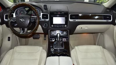 Volkswagen Touareg ( 2015 Model ) in Brown Color GCC Specs-1