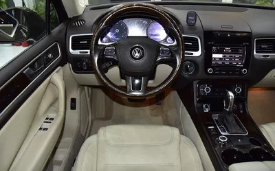Volkswagen Touareg ( 2015 Model ) in Brown Color GCC Specs-5
