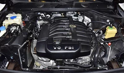 Volkswagen Touareg ( 2015 Model ) in Brown Color GCC Specs-2
