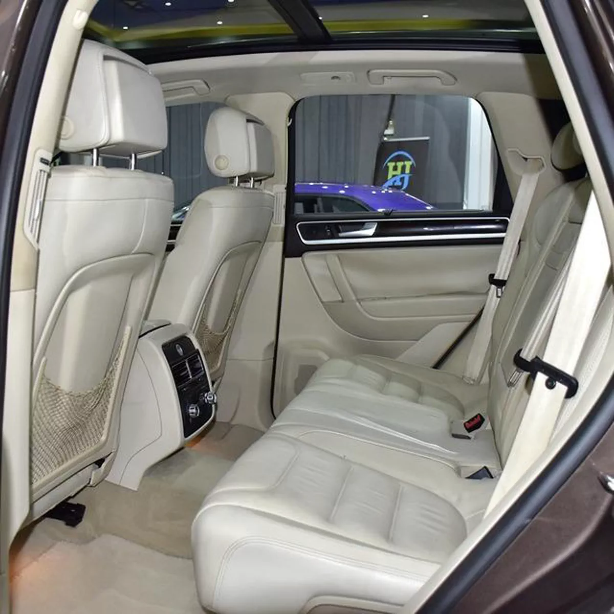 Volkswagen Touareg ( 2015 Model ) in Brown Color GCC Specs-7-7