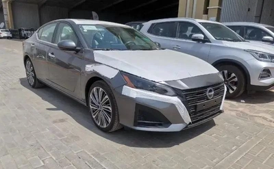 New Nissan Altima 2025 Grey – Modern Sedan-11