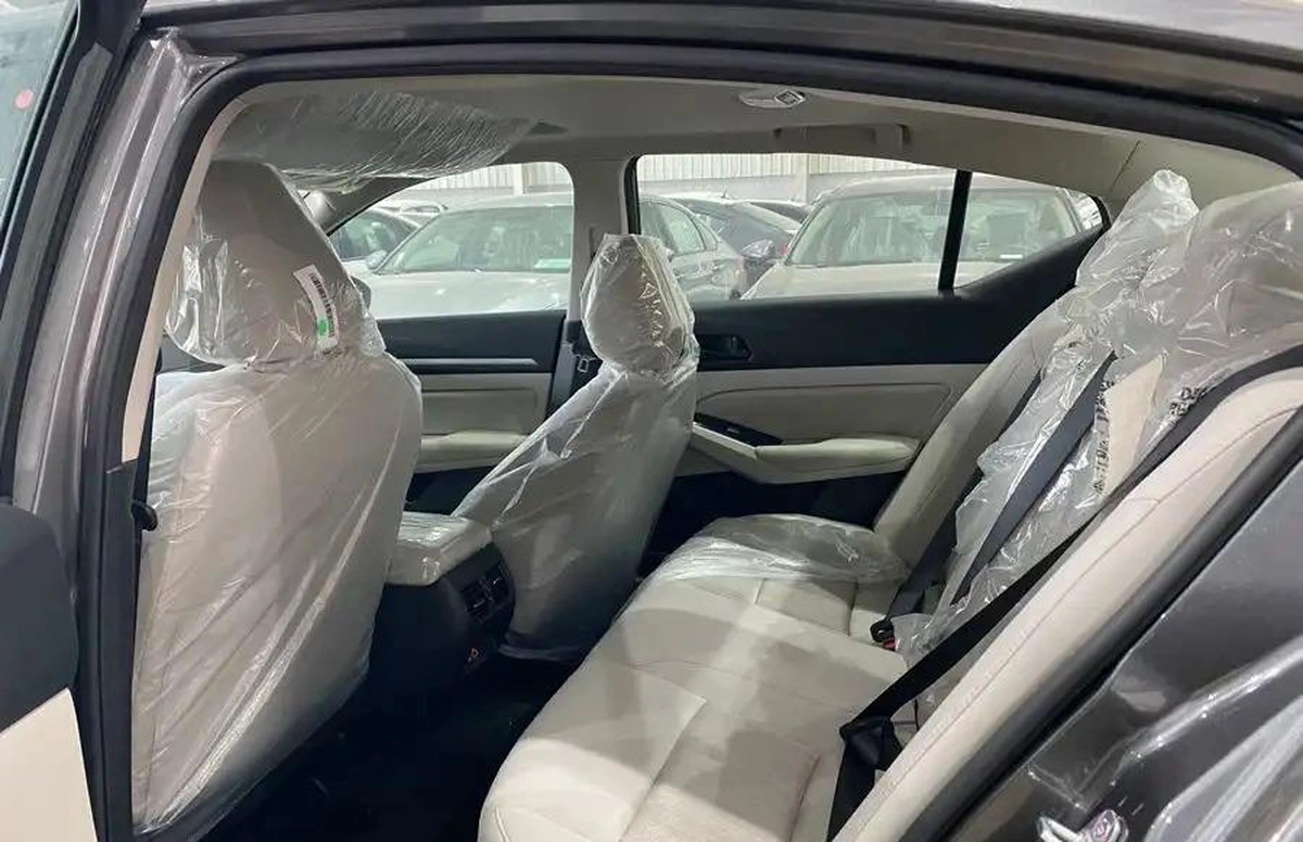 New Nissan Altima 2025 Grey – Modern Sedan-9-9