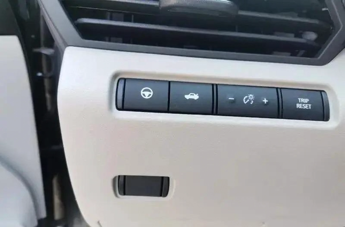 New Nissan Altima 2025 Grey – Modern Sedan-7-7