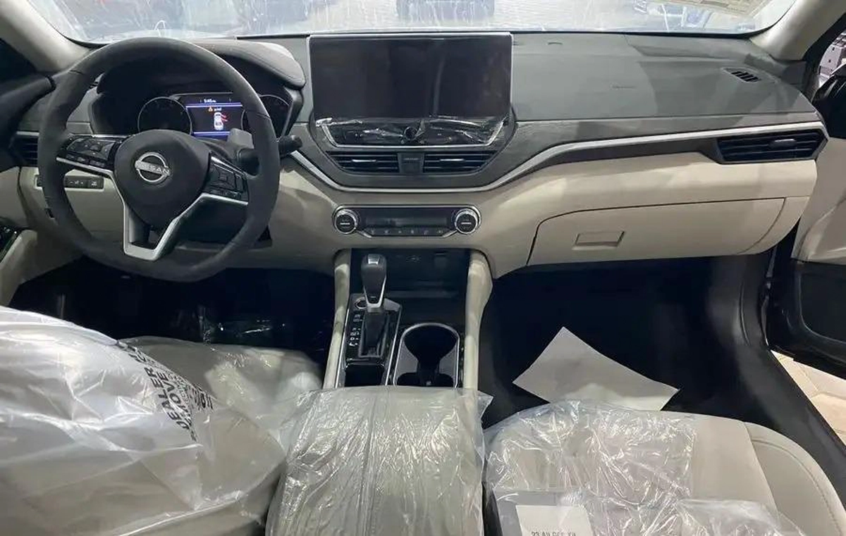 New Nissan Altima 2025 Grey – Modern Sedan-5-5