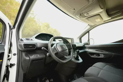 Peugeot Partner | Delivery Van | Petrol | GCC Specs | Ref#P26612-9