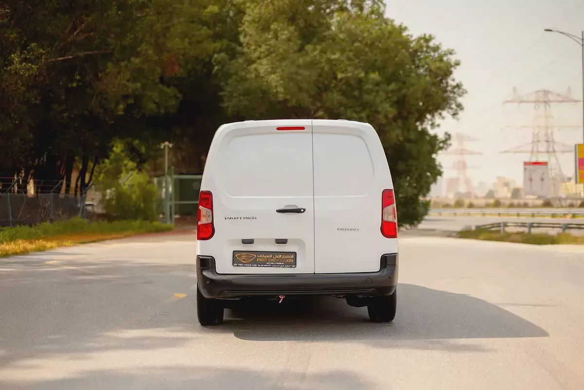 Peugeot Partner | Delivery Van | Petrol | GCC Specs | Ref#P26612-5-5