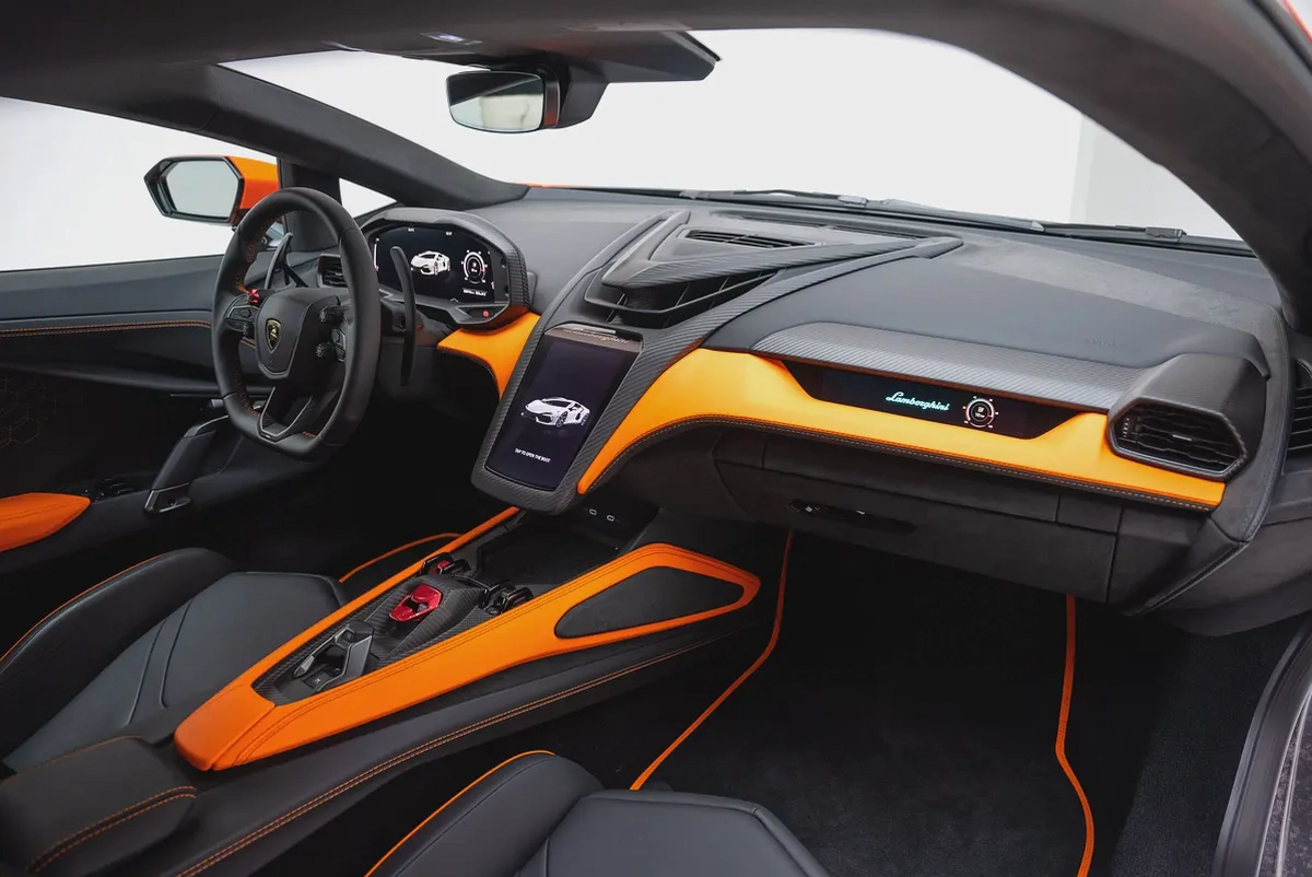2024 LAMBORGHINI REVUELTO WITH 2 YEARS WARRANTY