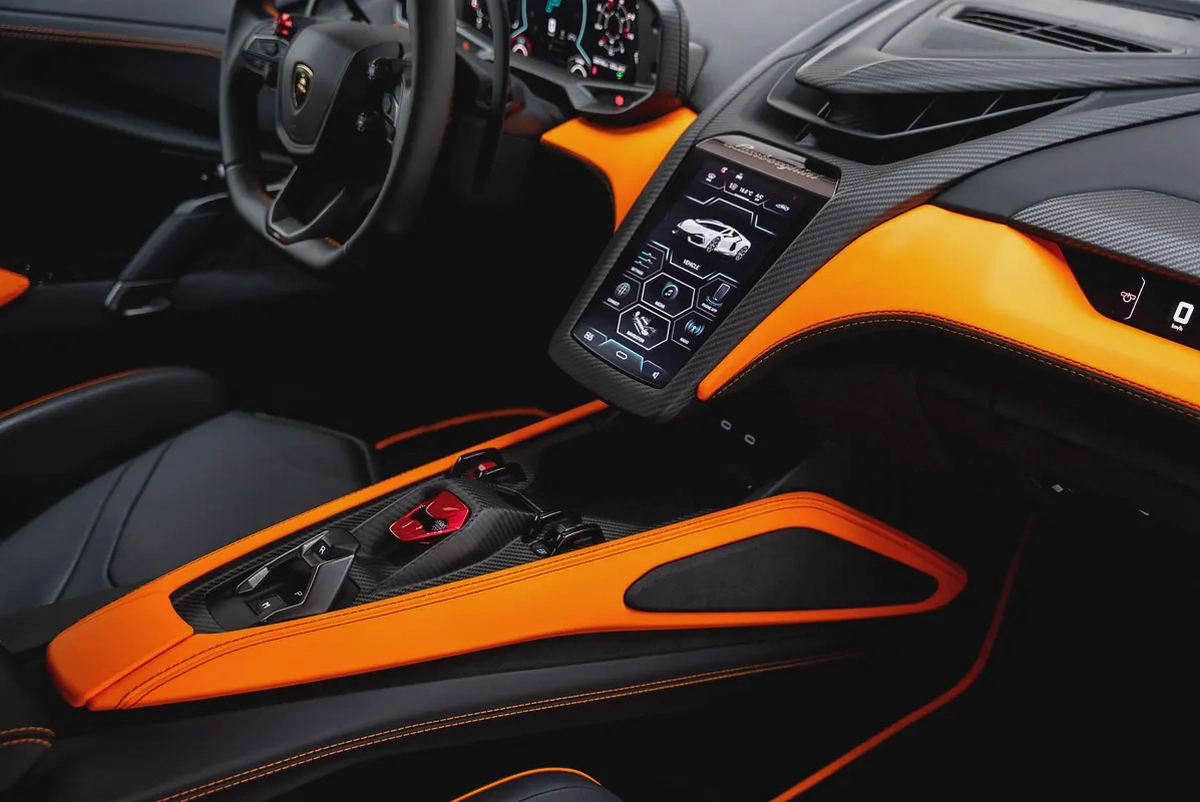 2024 LAMBORGHINI REVUELTO WITH 2 YEARS WARRANTY