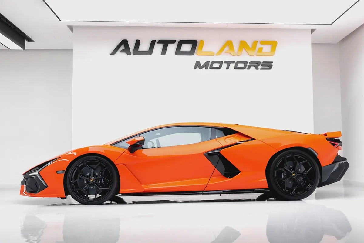 2024 LAMBORGHINI REVUELTO WITH 2 YEARS WARRANTY