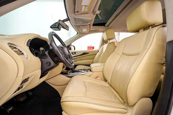AED 902 PM | INFINITY QX60 LUXURY 7-SEATER 2017 | 7-SEATER | WELL MAINTAINED | 1 YEAR WARRANTY | GCC