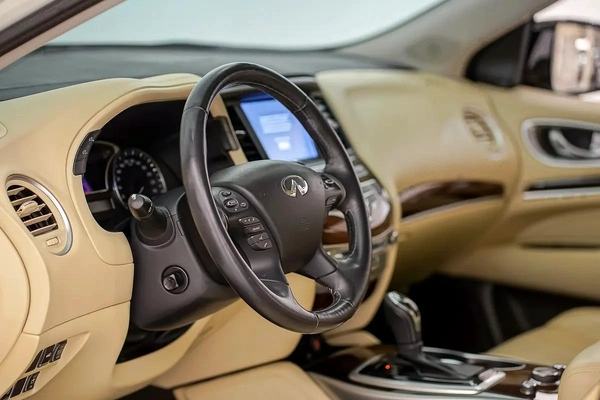 AED 902 PM | INFINITY QX60 LUXURY 7-SEATER 2017 | 7-SEATER | WELL MAINTAINED | 1 YEAR WARRANTY | GCC