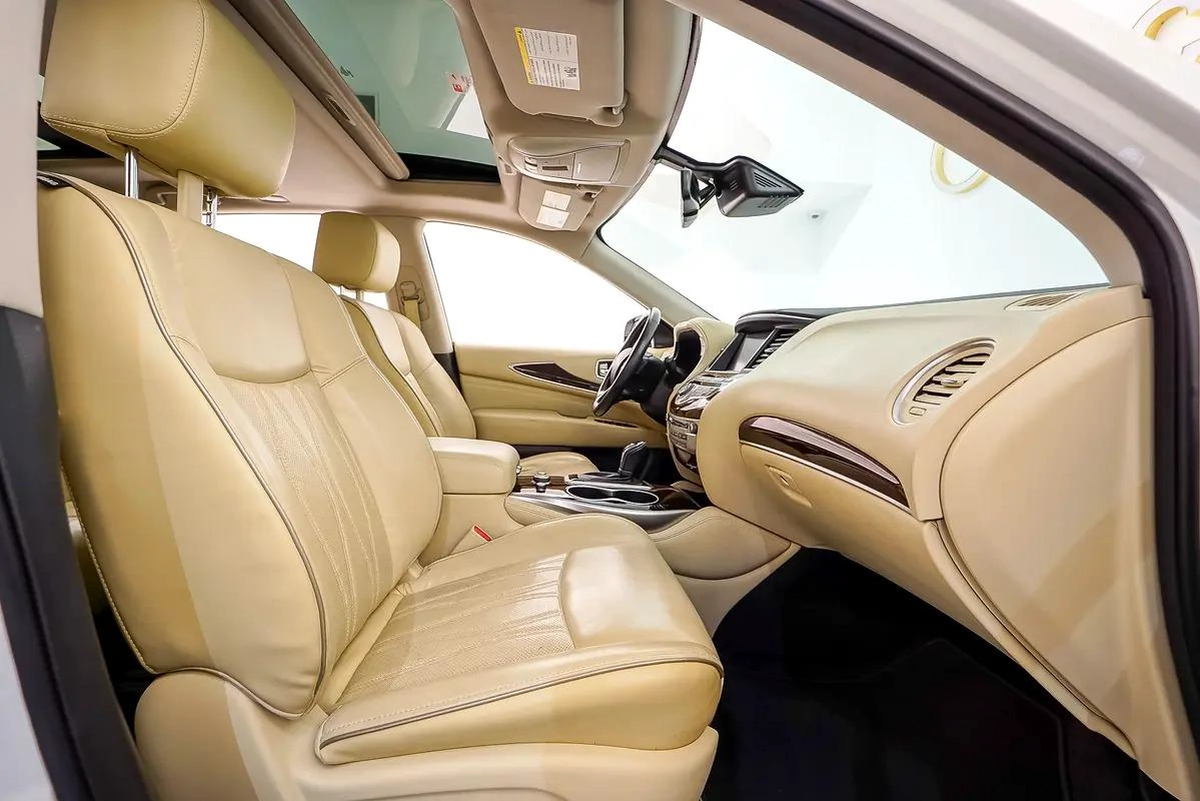 AED 902 PM | INFINITY QX60 LUXURY 7-SEATER 2017 | 7-SEATER | WELL MAINTAINED | 1 YEAR WARRANTY | GCC-1-1