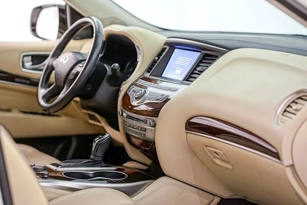 AED 902 PM | INFINITY QX60 LUXURY 7-SEATER 2017 | 7-SEATER | WELL MAINTAINED | 1 YEAR WARRANTY | GCC