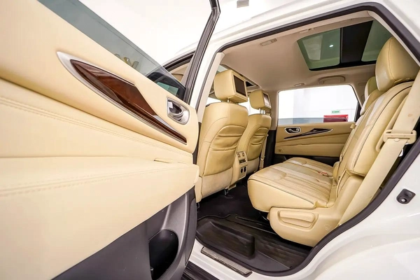 AED 902 PM | INFINITY QX60 LUXURY 7-SEATER 2017 | 7-SEATER | WELL MAINTAINED | 1 YEAR WARRANTY | GCC