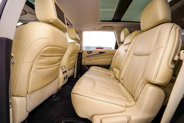 AED 902 PM | INFINITY QX60 LUXURY 7-SEATER 2017 | 7-SEATER | WELL MAINTAINED | 1 YEAR WARRANTY | GCC