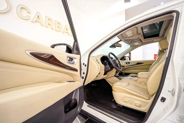 AED 902 PM | INFINITY QX60 LUXURY 7-SEATER 2017 | 7-SEATER | WELL MAINTAINED | 1 YEAR WARRANTY | GCC