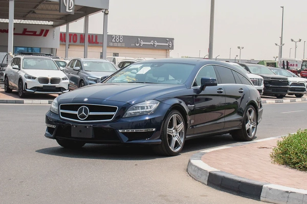 2013 - BENZ CLS63 SHOOTING BRAKE - BRAND NEW CONDITION - ONLY 31,000 KM