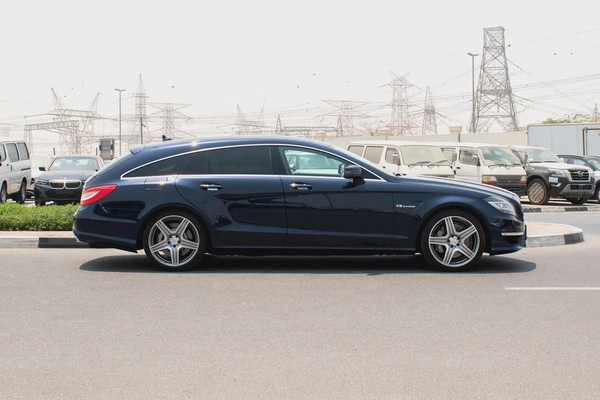 2013 - BENZ CLS63 SHOOTING BRAKE - BRAND NEW CONDITION - ONLY 31,000 KM