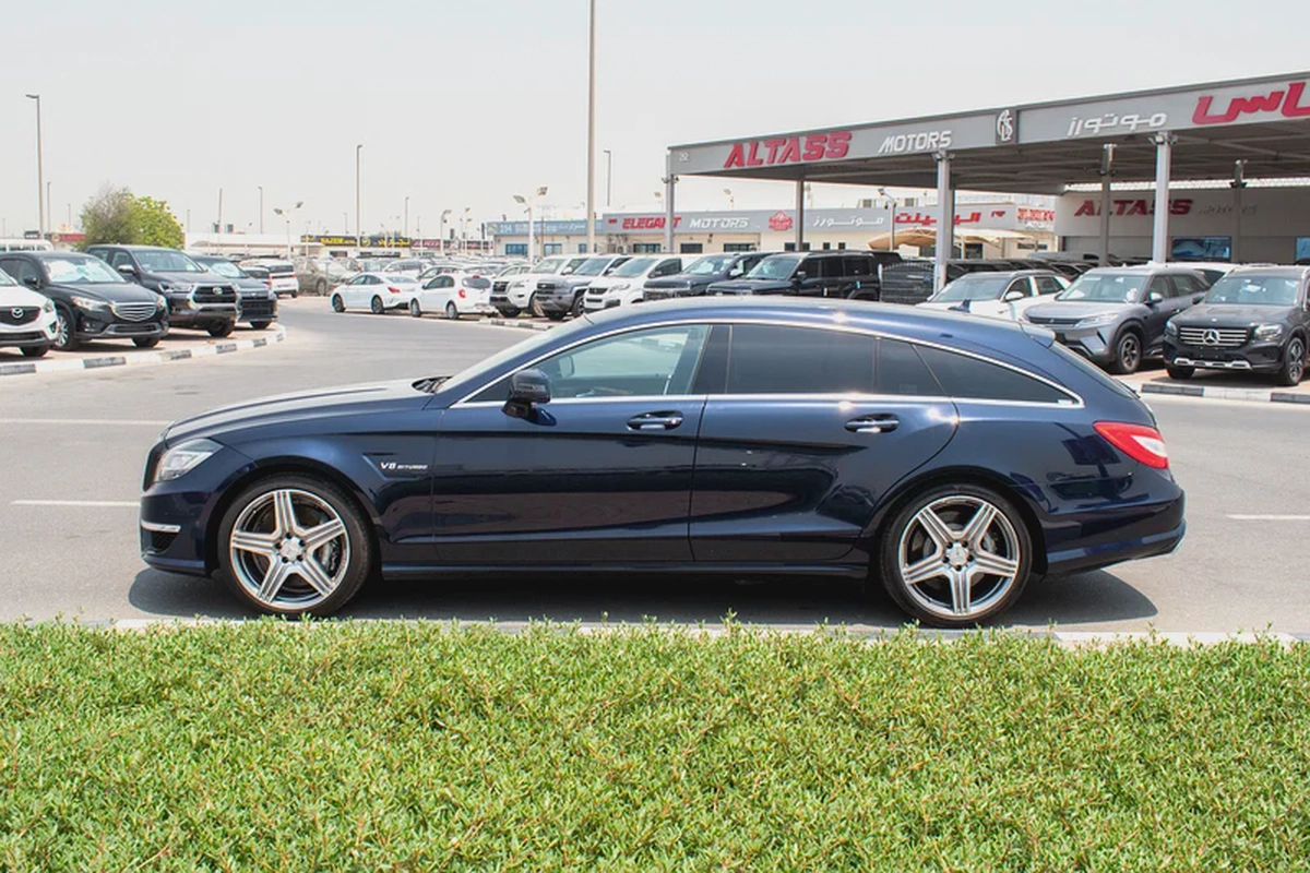 2013 - BENZ CLS63 SHOOTING BRAKE - BRAND NEW CONDITION - ONLY 31,000 KM-4-4