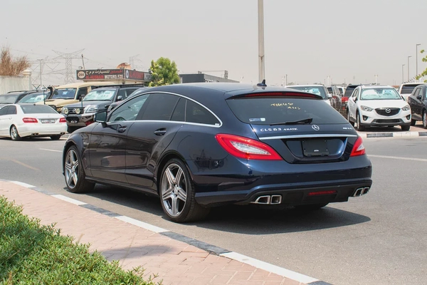 2013 - BENZ CLS63 SHOOTING BRAKE - BRAND NEW CONDITION - ONLY 31,000 KM