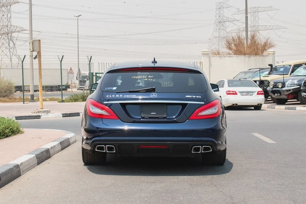2013 - BENZ CLS63 SHOOTING BRAKE - BRAND NEW CONDITION - ONLY 31,000 KM