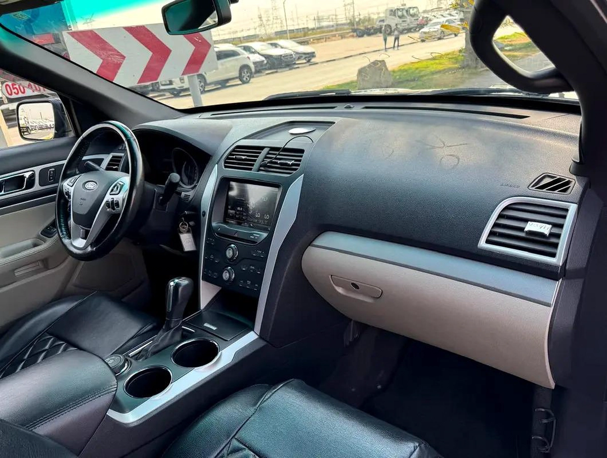 FORD EXPLORER XLT | 2012 | 7 SEATES | CLEAN CAR LOW MILEAGE FRESH JAPAN IMPORT