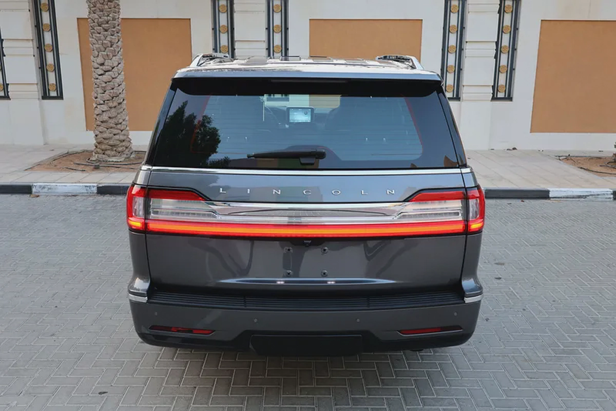 Lincoln Navigator-2021-127000KM-GCC SPECS-EXCELLENT CONDITION-4-4