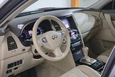 Pristine 2020 Infiniti QX70 Luxury | GCC Specs | Low Mileage-9