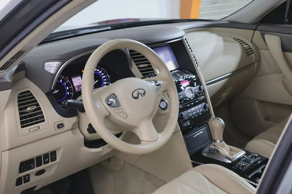 Pristine 2020 Infiniti QX70 Luxury | GCC Specs | Low Mileage-9-9