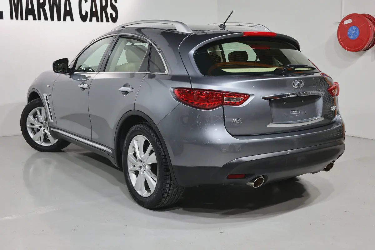 Pristine 2020 Infiniti QX70 Luxury | GCC Specs | Low Mileage-2-2