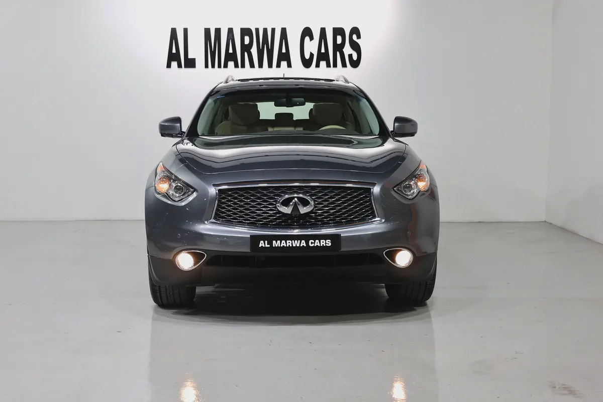 Pristine 2020 Infiniti QX70 Luxury | GCC Specs | Low Mileage-4-4