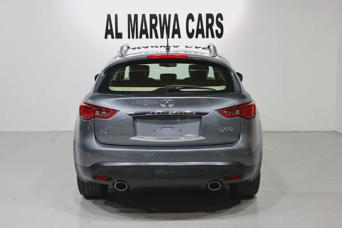 Pristine 2020 Infiniti QX70 Luxury | GCC Specs | Low Mileage-5-5