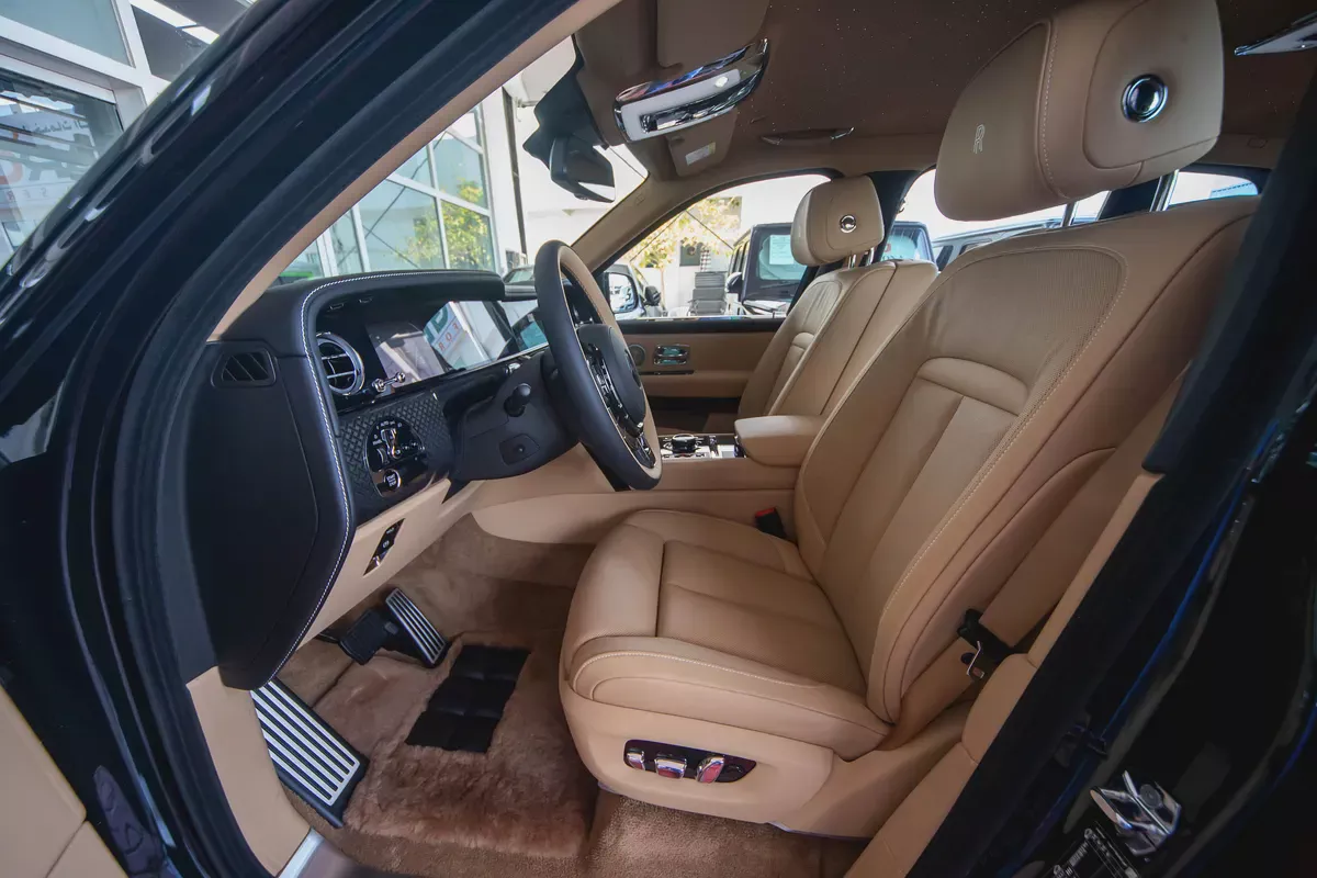 ROLLS-ROYCS CULLINAN 2026 | BLACK BADGE | 600KM | UNDER WARRANTY-10-10
