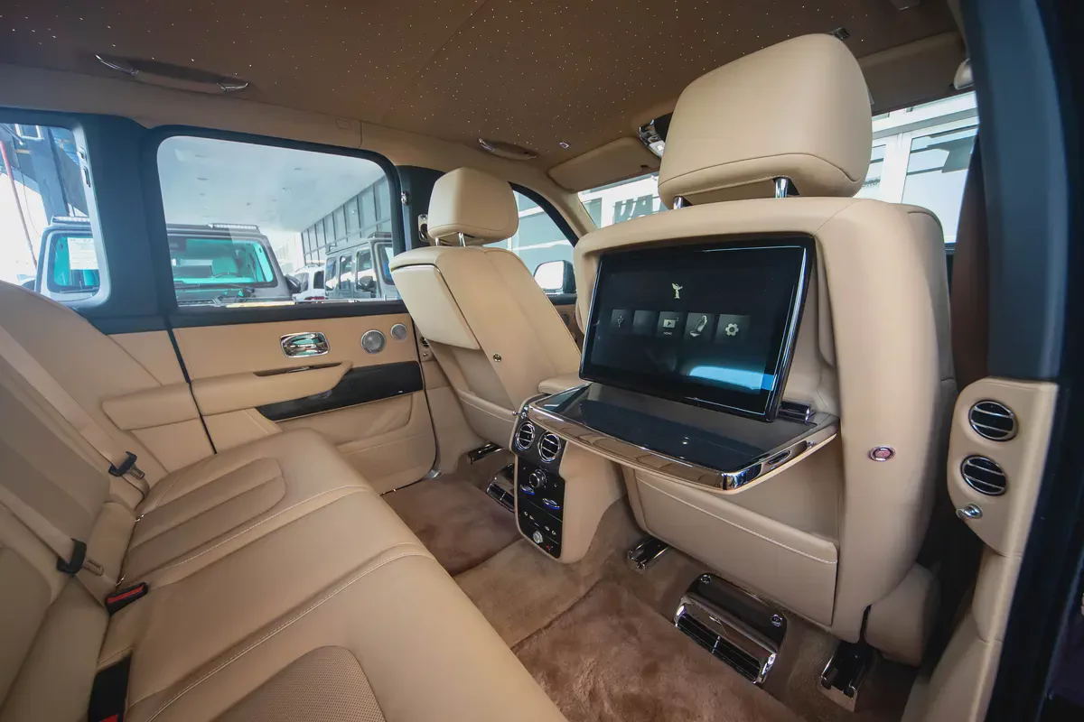 ROLLS-ROYCS CULLINAN 2026 | BLACK BADGE | 600KM | UNDER WARRANTY-11-11