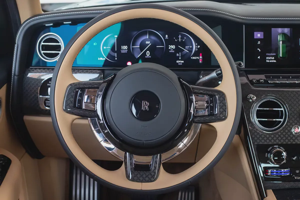 ROLLS-ROYCS CULLINAN 2026 | BLACK BADGE | 600KM | UNDER WARRANTY-15-15