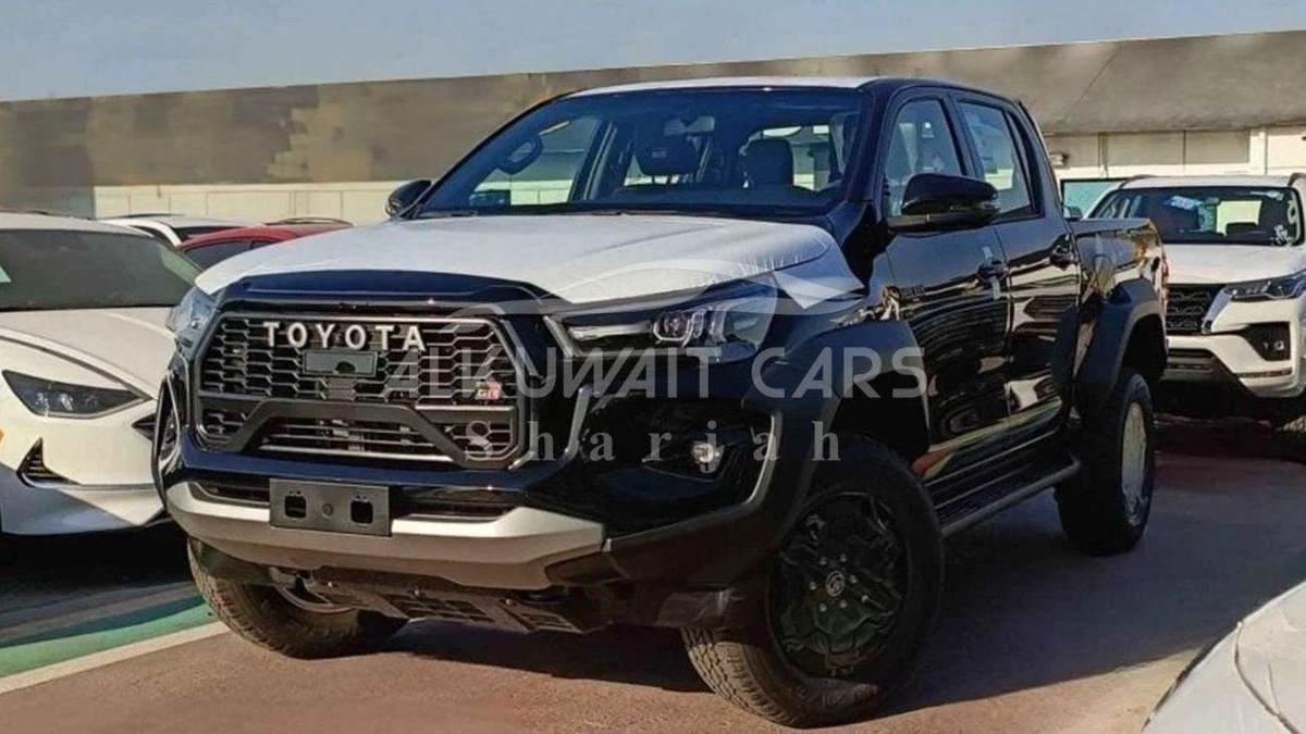Toyota Hilux TOYOTA HILUX GR SPORTS 2025 AT 2.8LDIESEL BLACK-0-0