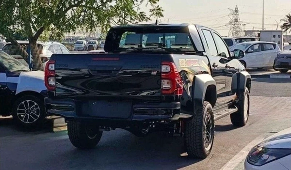 Toyota Hilux TOYOTA HILUX GR SPORTS 2025 AT 2.8LDIESEL BLACK