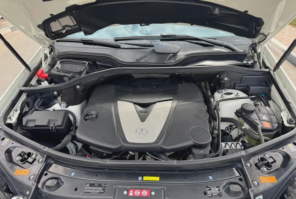 Mercedes-Benz M-Class ML 350, 2012, Japanese Specs